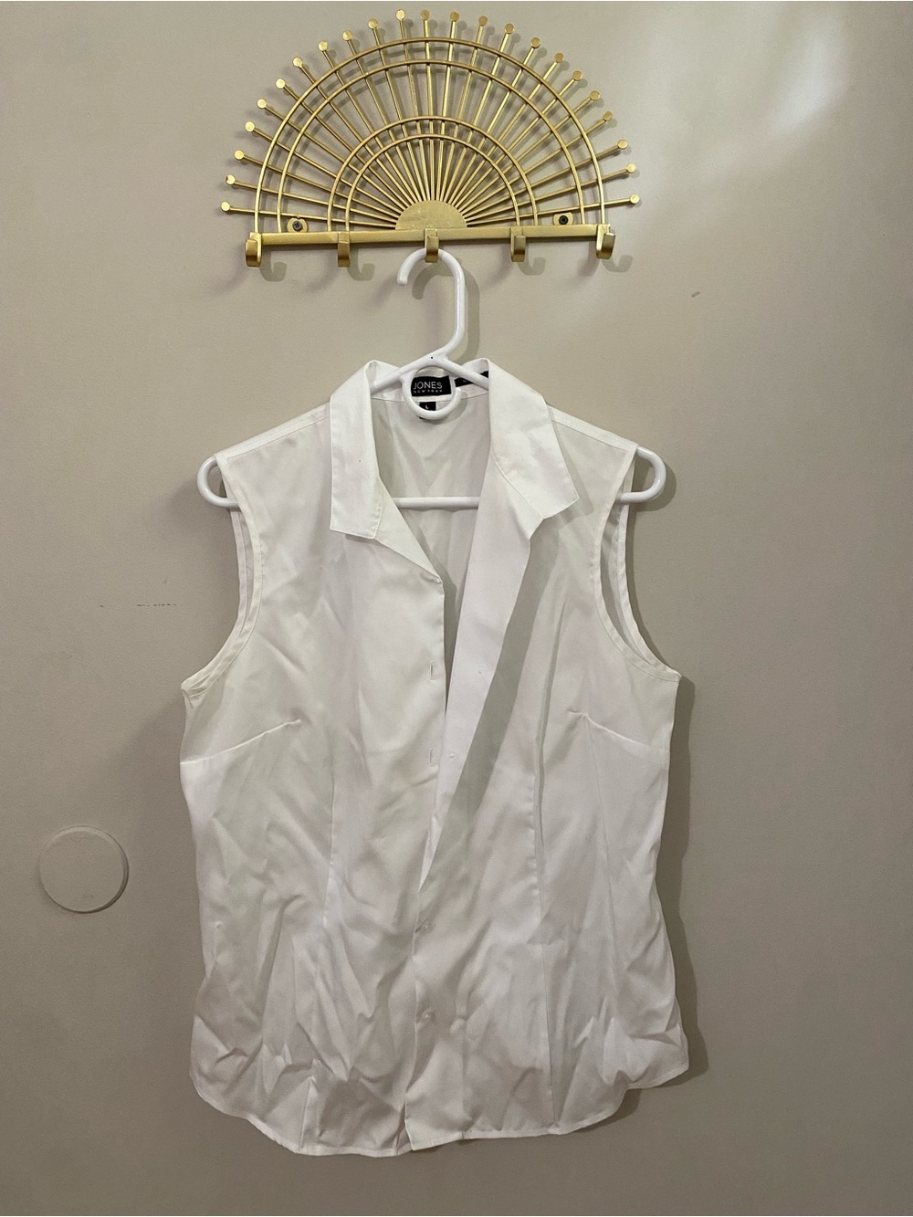 Jones New York White Sleeveless Collared Button-Down Top
